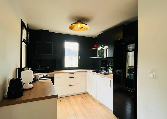 Casa Amarelo * Angers